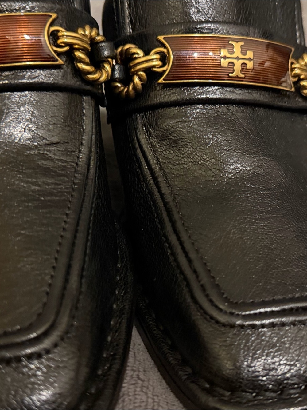 Tory Burch Black Leather Loafers with Gold Chain and Brown Enamel Plaque - Picture 8 of 10